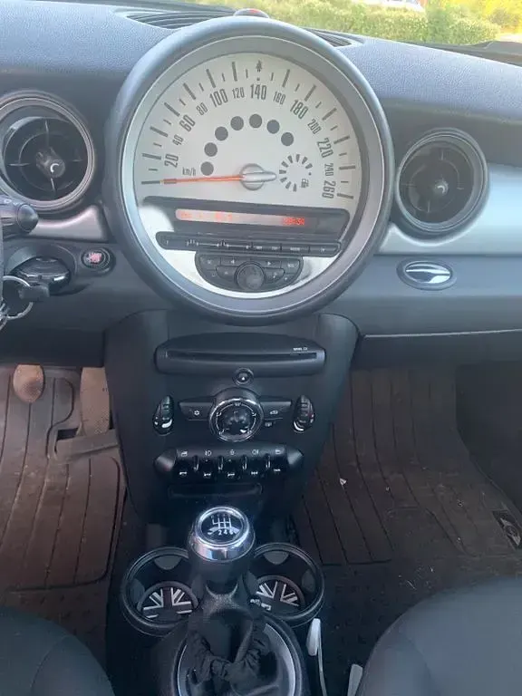 Gebraucht Mini ONE 98 PS (72 kW) 2011 Schwarz Kleinwagen