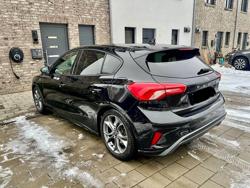 Gebraucht Ford Focus ST-Line 125 PS (91 kW) 2018 Schwarz Limousine