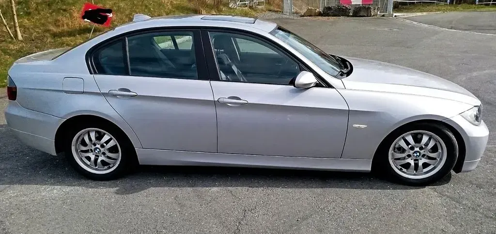 Używany BMW 320 Performance 150 KM (110 kW) 2006 Srebrny Sedan/Limuzyna