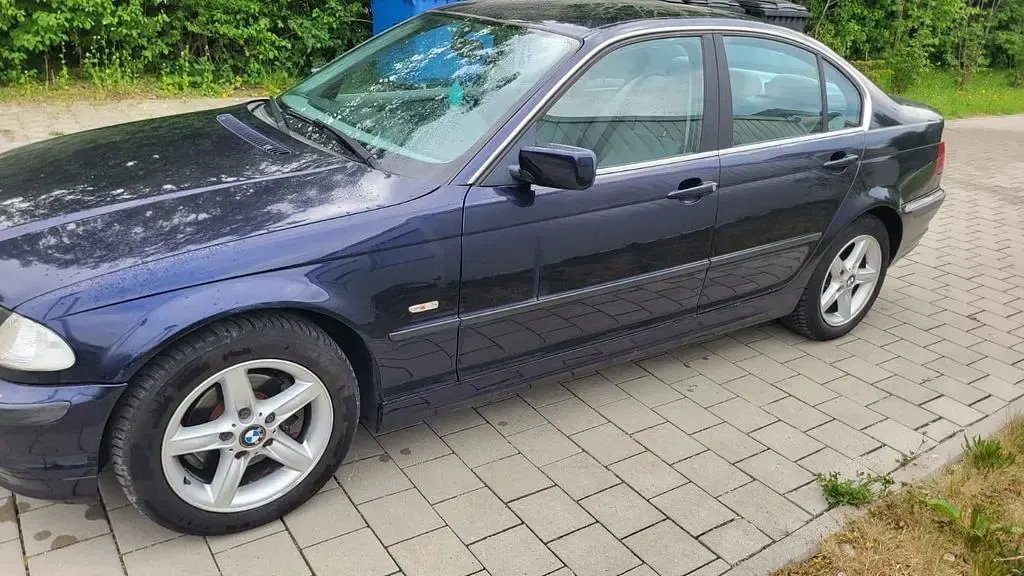 Gebraucht BMW 320 170 PS (125 kW) 2001 Blau Limousine
