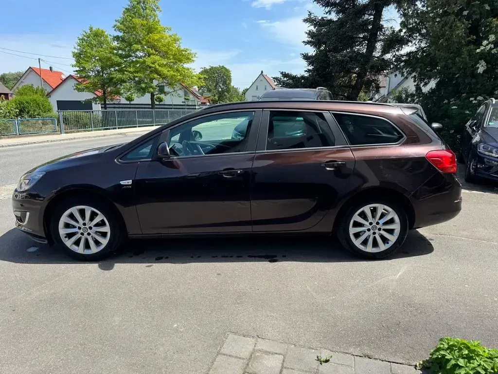 Gebraucht Opel Astra Active 120 PS (88 kW) 2013 Braun Kombi