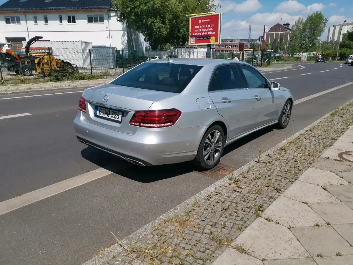 Gebraucht Mercedes E300 231 PS (169 kW) 2015 Silber Limousine