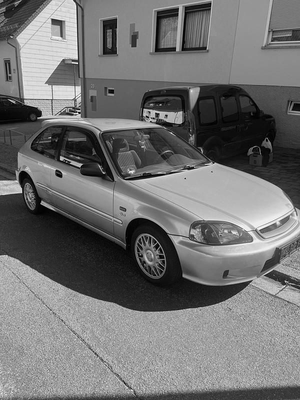 Silber Gebraucht 2001 Honda Civic Kleinwagen | 1.600 € (Fairer Preis) - Bild 1/4