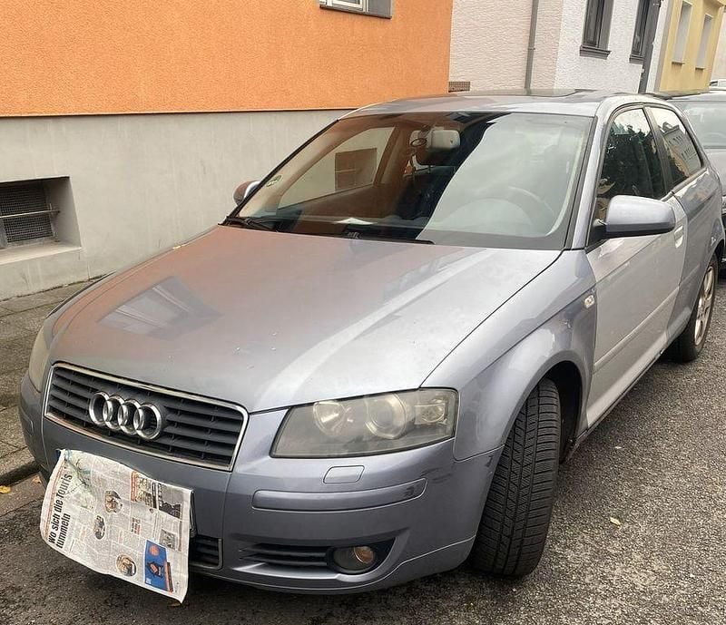 Silber Gebraucht 2004 Audi A3 Ambition Limousine | 1.100 € (Superpreis) - Bild 1/4