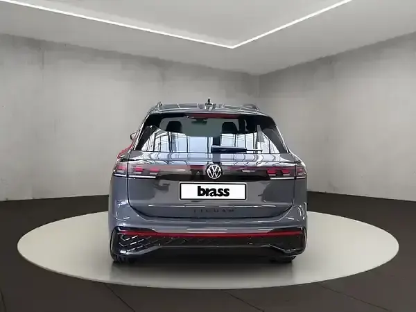 Neu VW Tiguan 150 PS (110 kW) 2026 Delfingrau metallic SUV