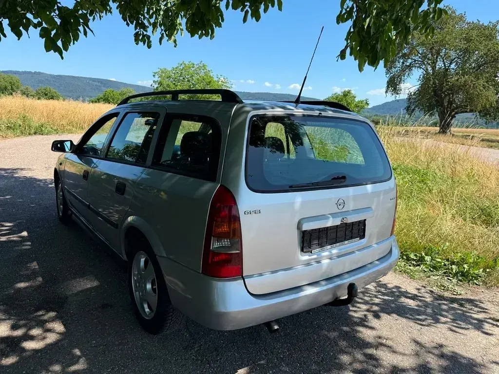 Gebraucht Opel Astra 82 PS (60 kW) 1999 Silber Limousine