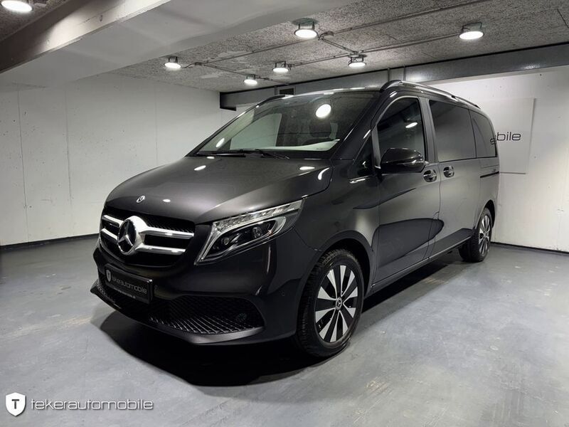 Grau Gebraucht 2021 Mercedes V250 Edition Van / Kleinbus | 48.990 € (Guter Preis) - Bild 1/4