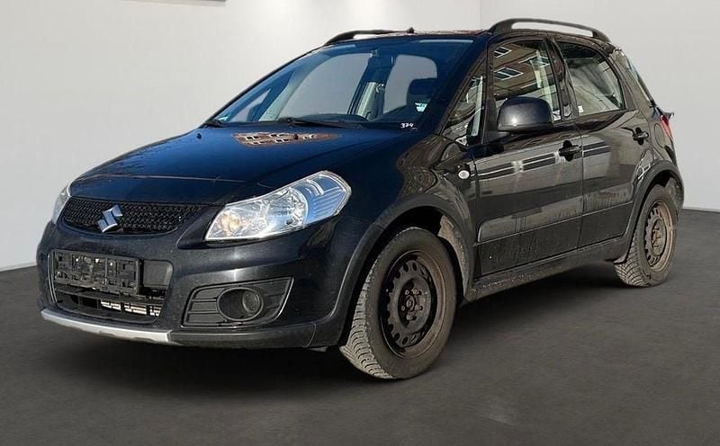 Schwarz Gebraucht 2014 Suzuki SX4 S-Cross SUV | 6.900 € (Fairer Preis) - Bild 1/4