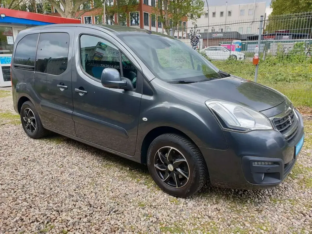 Gebraucht Peugeot Partner Active 99 PS (72 kW) 2016 Grau Van / Kleinbus