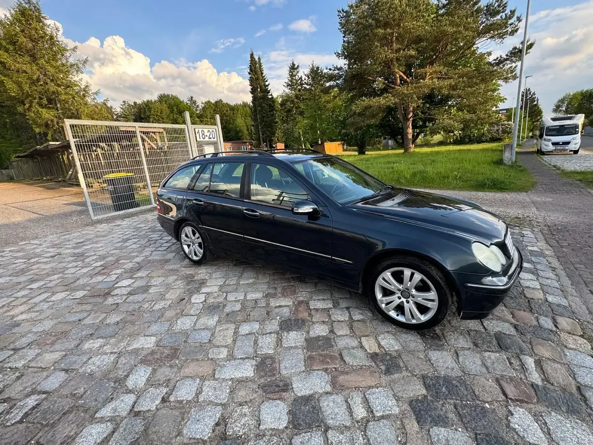 Gebraucht Mercedes C180 143 PS (105 kW) 2003 Andere farben Kombi