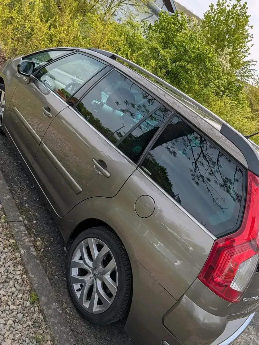 Gebraucht Citroën Grand C4 Picasso Exclusive 109 PS (80 kW) 2010 Braun Van / Kleinbus