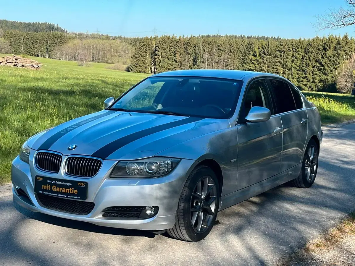 Gebraucht BMW 330 272 PS (200 kW) 2010 Silber Limousine