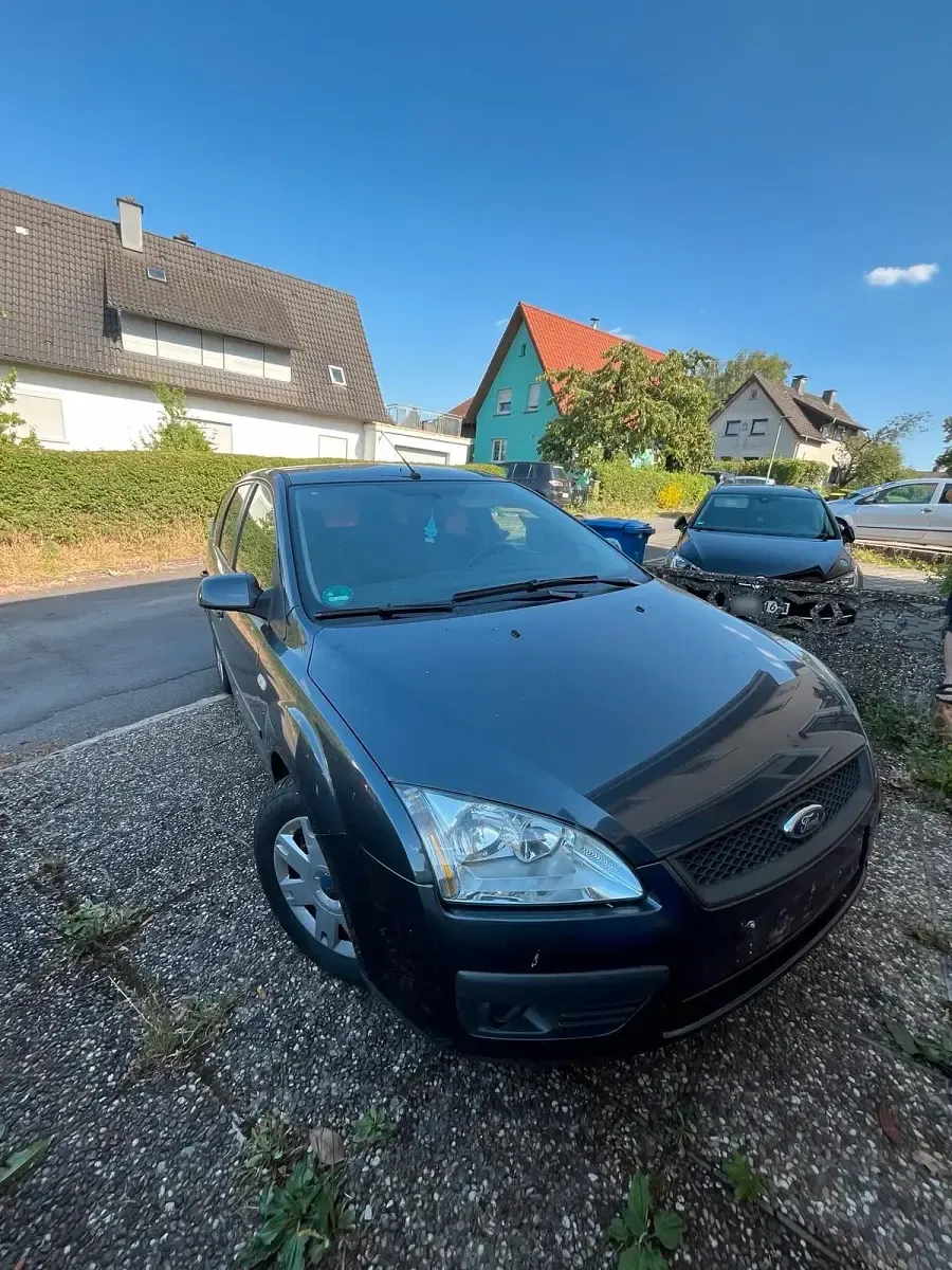 Gebraucht Ford Focus 109 PS (80 kW) 2006 Grau Kombi