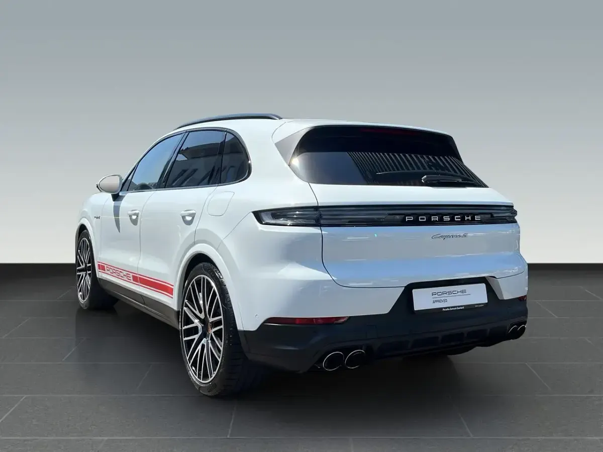 Gebraucht Porsche Cayenne 520 PS (382 kW) 2024 Carraraweißmetallic (metallic) SUV