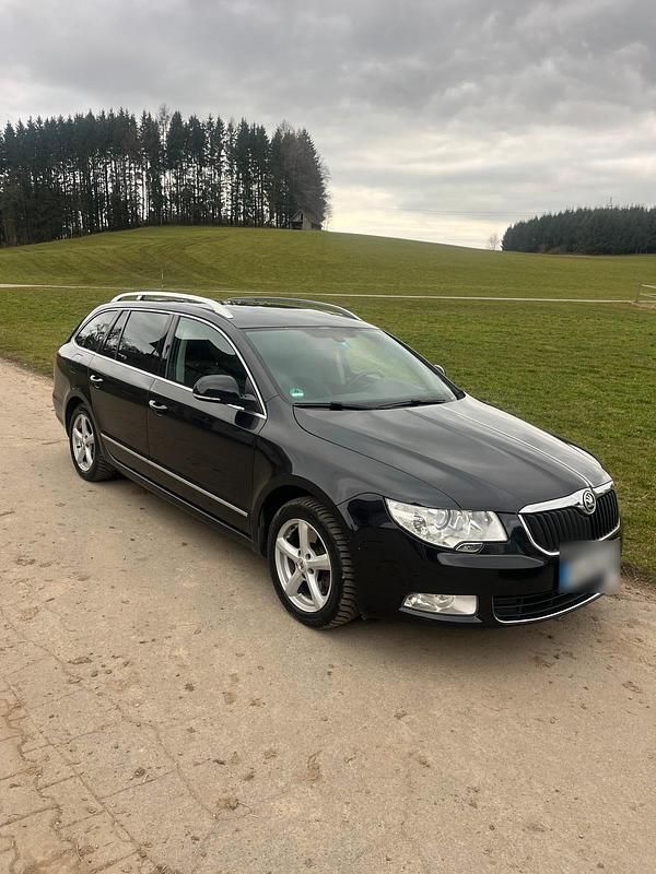 Gebraucht Skoda Superb 170 PS (125 kW) 2011 Schwarz Limousine
