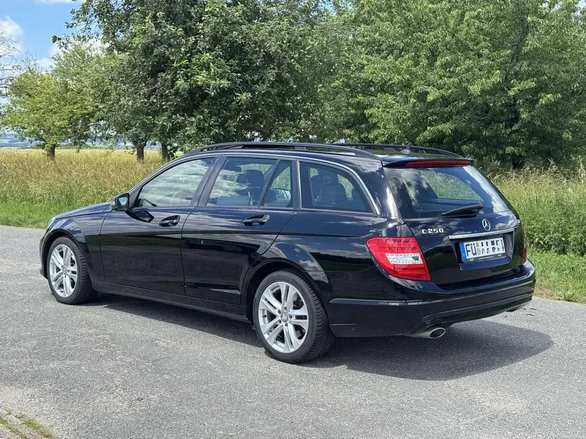 Gebraucht Mercedes C250 204 PS (150 kW) 2013 Schwarz  unilack Kombi