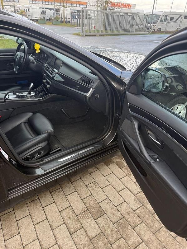 Gebraucht BMW 530 Shadowline 258 PS (189 kW) 2015 Braun Kombi