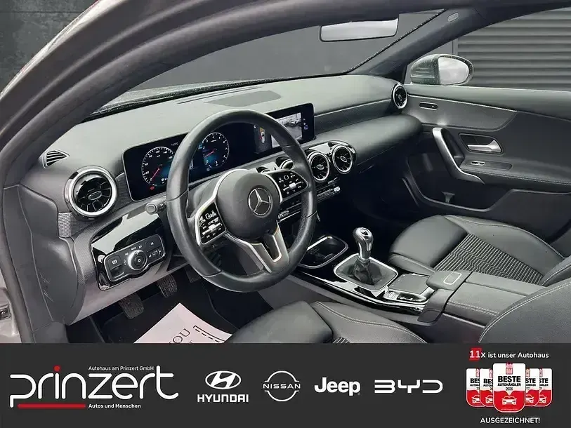 Gebraucht Mercedes A200 Business 163 PS (119 kW) 2019 Mountaingrau  met. Limousine