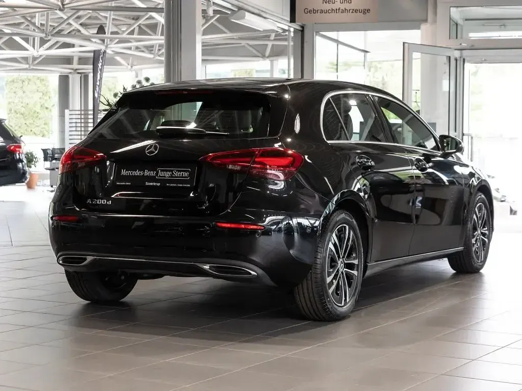 Gebraucht Mercedes A200 Progressive 150 PS (110 kW) 2025 Schwarz Limousine