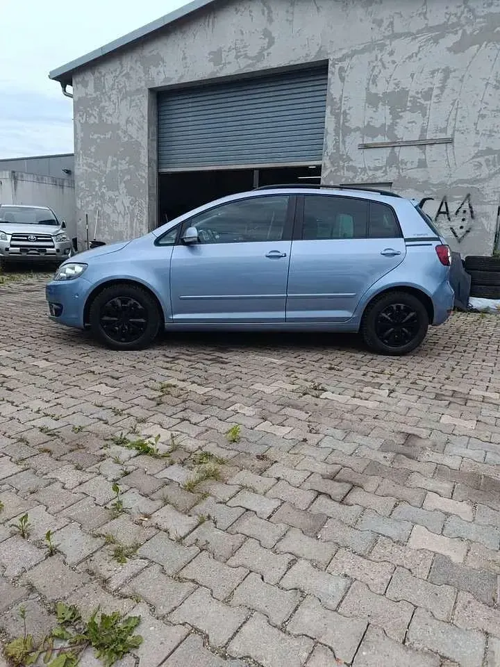 Gebraucht VW Golf Plus Cross Team 105 PS (77 kW) 2012 Shark blue Limousine