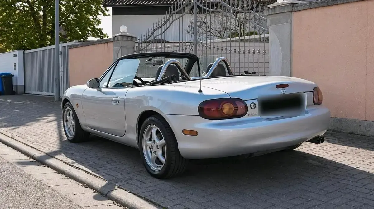 Gebraucht Mazda MX5 110 PS (80 kW) 2000 Silber Cabrio
