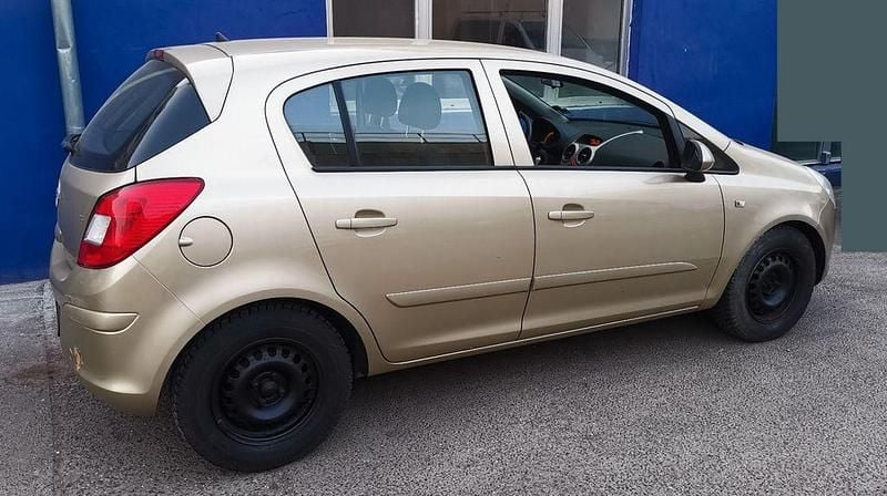 Gebraucht Opel Corsa 90 PS (66 kW) 2008 Beige Kleinwagen
