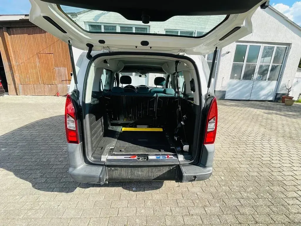 Gebraucht Citroën Berlingo Feel 99 PS (72 kW) 2017 Weiß Van / Kleinbus