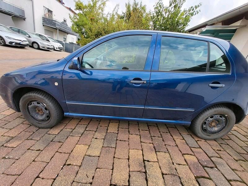 Blau Gebraucht 2006 Skoda Fabia Kleinwagen | 2.500 € (Etwas zu teuer) - Bild 1/4