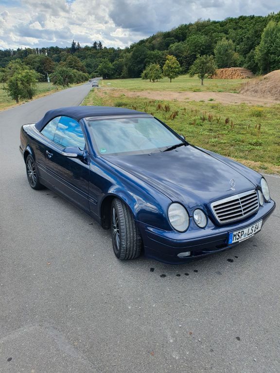 Blau Gebraucht 2000 Mercedes CLK320 Avantgarde Coupé | 10.000 € (Teuer) - Bild 1/4