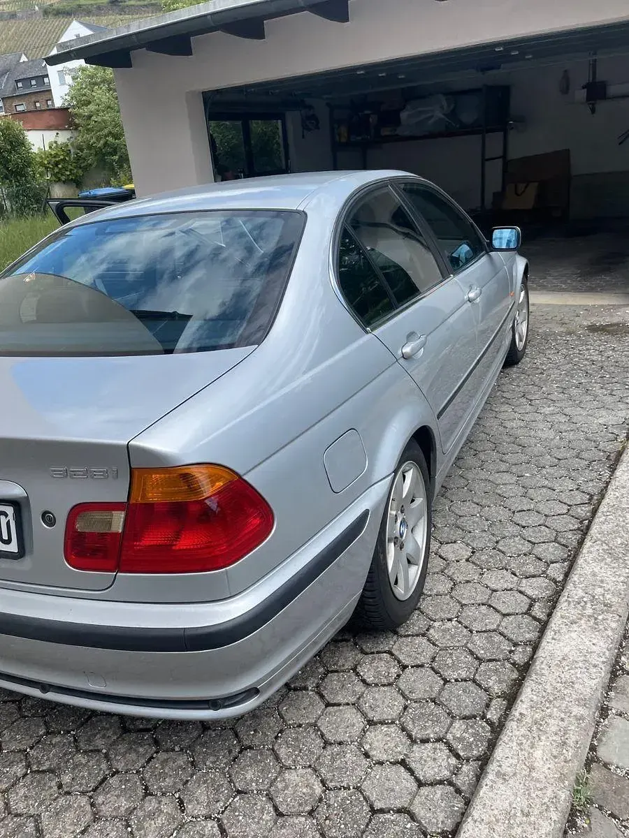 Gebraucht BMW 328 193 PS (141 kW) 1998 Silber Limousine