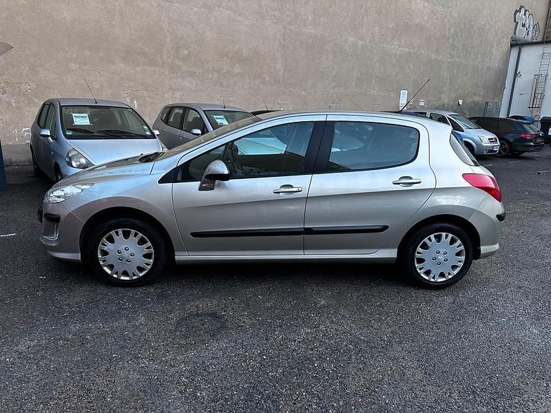Gebraucht Peugeot 308 120 PS (88 kW) 2007 Beige Limousine