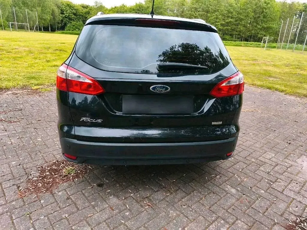 Gebraucht Ford Focus 125 PS (91 kW) 2012 Schwarz Kombi
