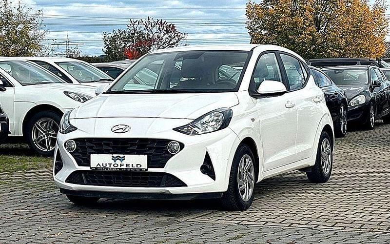 Weiß Gebraucht 2022 Hyundai i10 Kleinwagen | 10.950 € - Bild 1/4