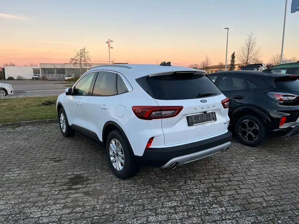 Gebraucht Ford Kuga Titanium 242 PS (177 kW) 2025 Weiß SUV