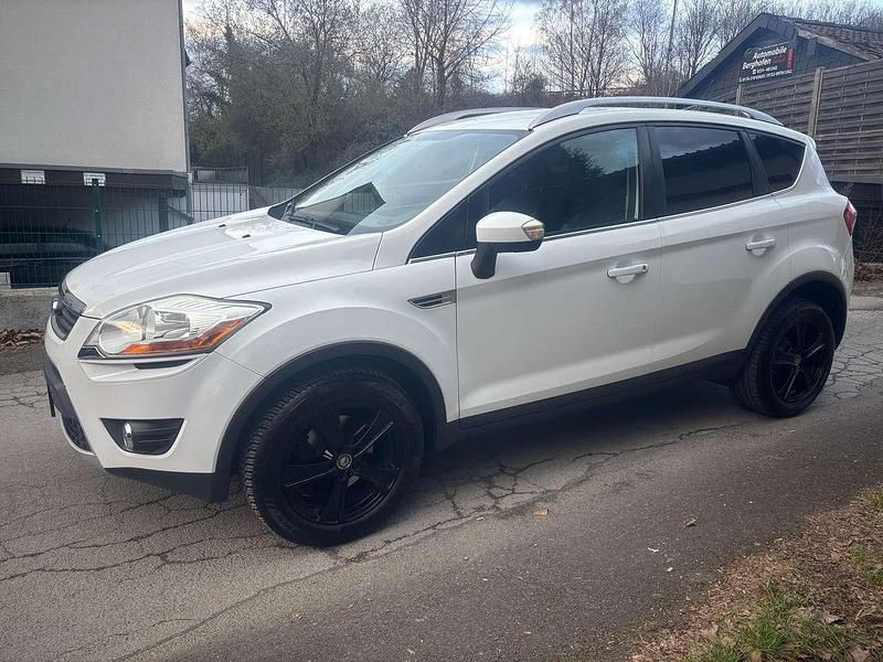 Gebraucht Ford Kuga Trend 140 PS (102 kW) 2012 Frostweiß SUV