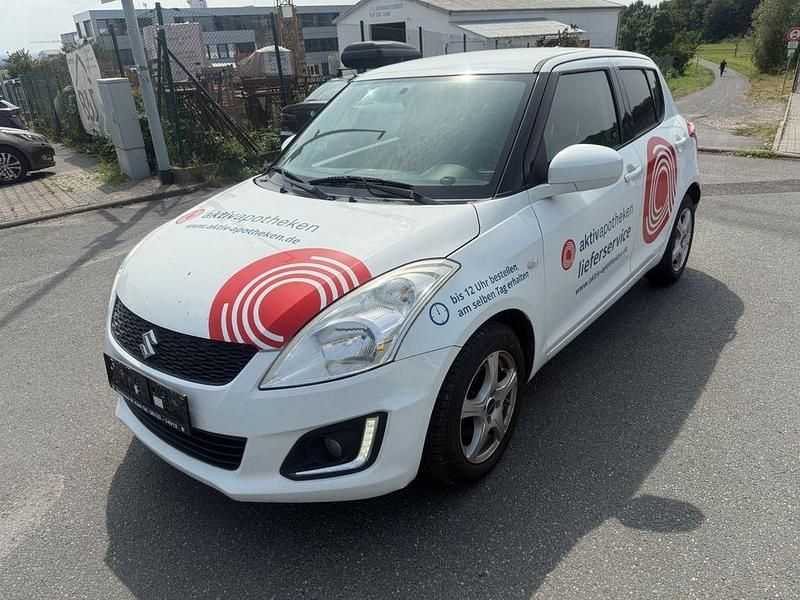 Weiß Gebraucht 2015 Suzuki Swift Club Limousine | 3.700 € - Bild 1/4