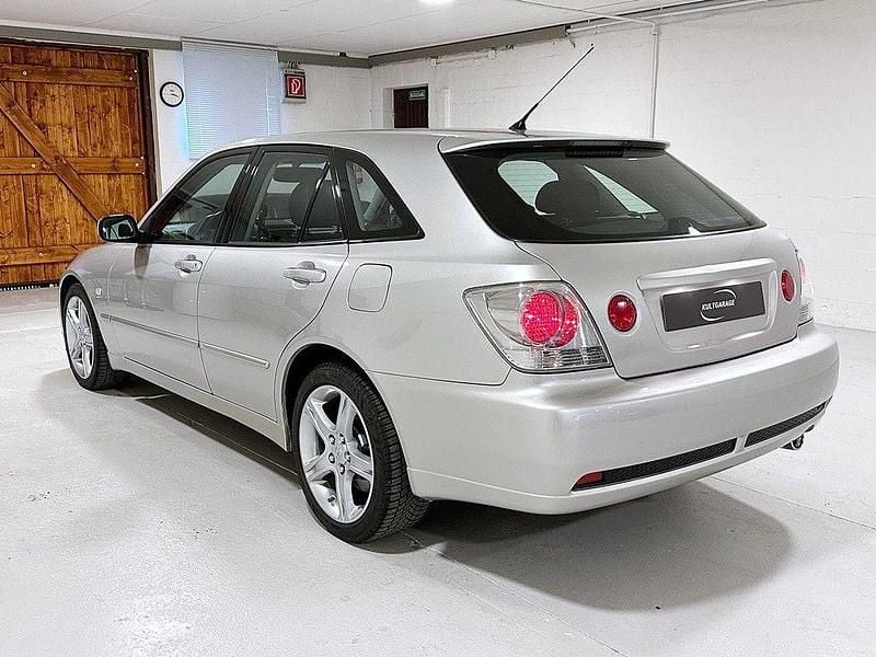 Gebraucht Lexus IS300 213 PS (156 kW) 2003 Silber Kombi