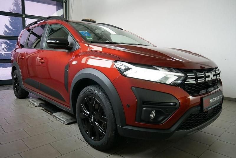 Braun Gebraucht 2023 Dacia Jogger Extreme Van / Kleinbus | 18.990 € (Guter Preis) - Bild 1/4