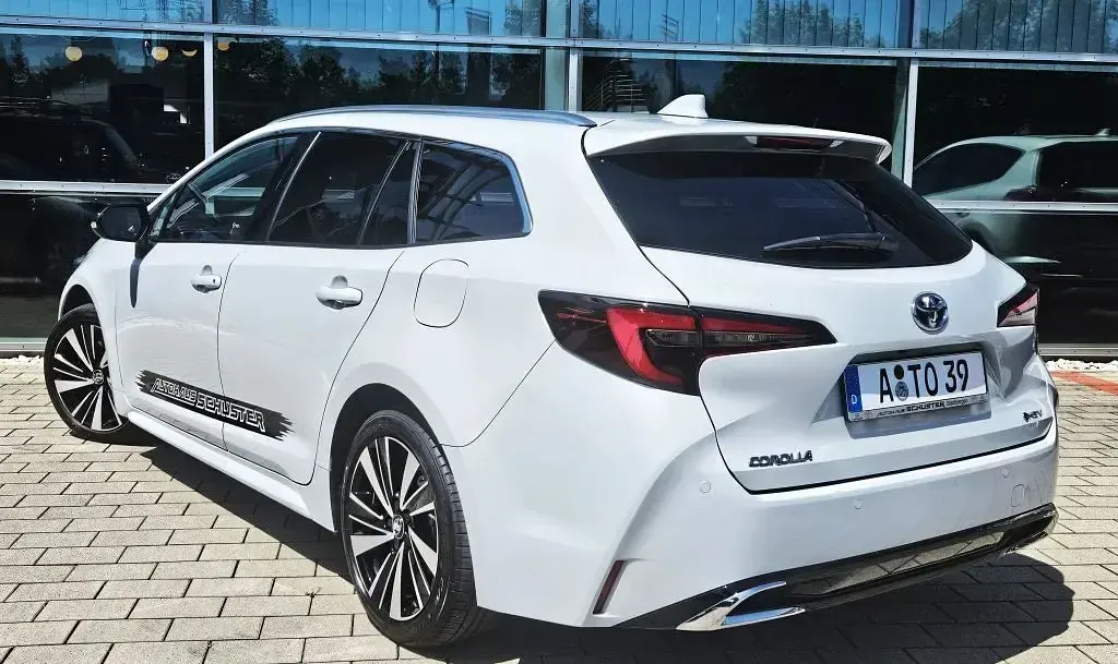 Gebraucht Toyota Corolla 178 PS (130 kW) 2025 Dynamic grey metallic Kombi
