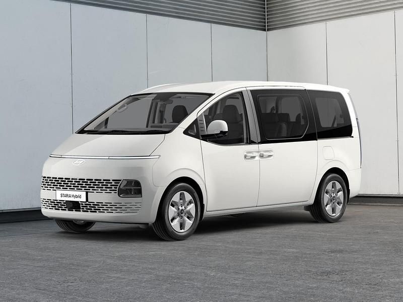 Creamy white Gebraucht 2024 Hyundai Staria Trend Van / Kleinbus | 44.490 € (Superpreis) - Bild 1/4