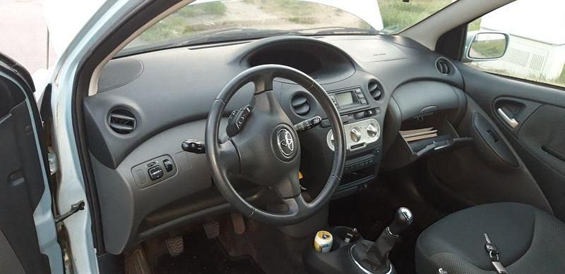 Gebraucht Toyota Yaris 87 PS (63 kW) 2005 Blau Limousine