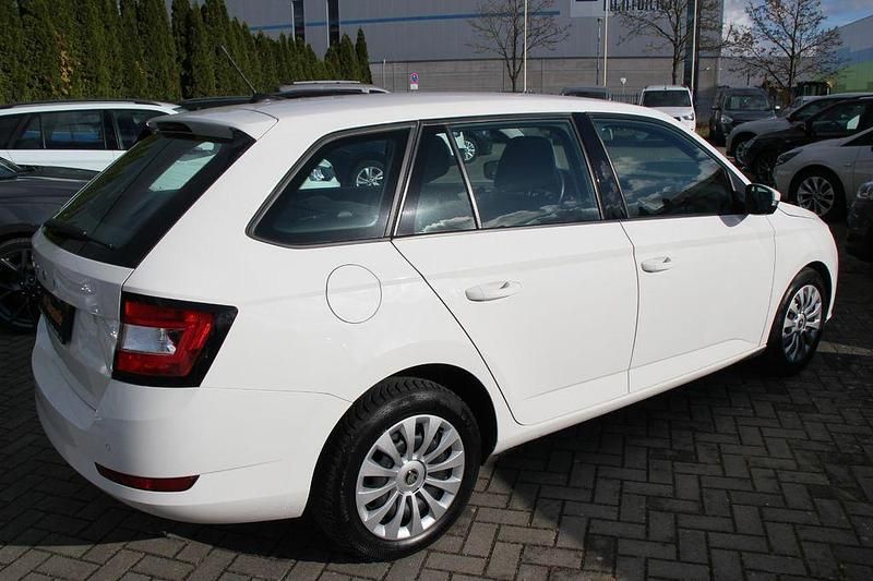 Gebraucht Skoda Fabia Active 95 PS (69 kW) 2022 Weiß Kombi