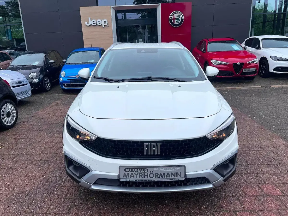Gebraucht Fiat Tipo Cross 131 PS (96 kW) 2023 Weiß Kombi