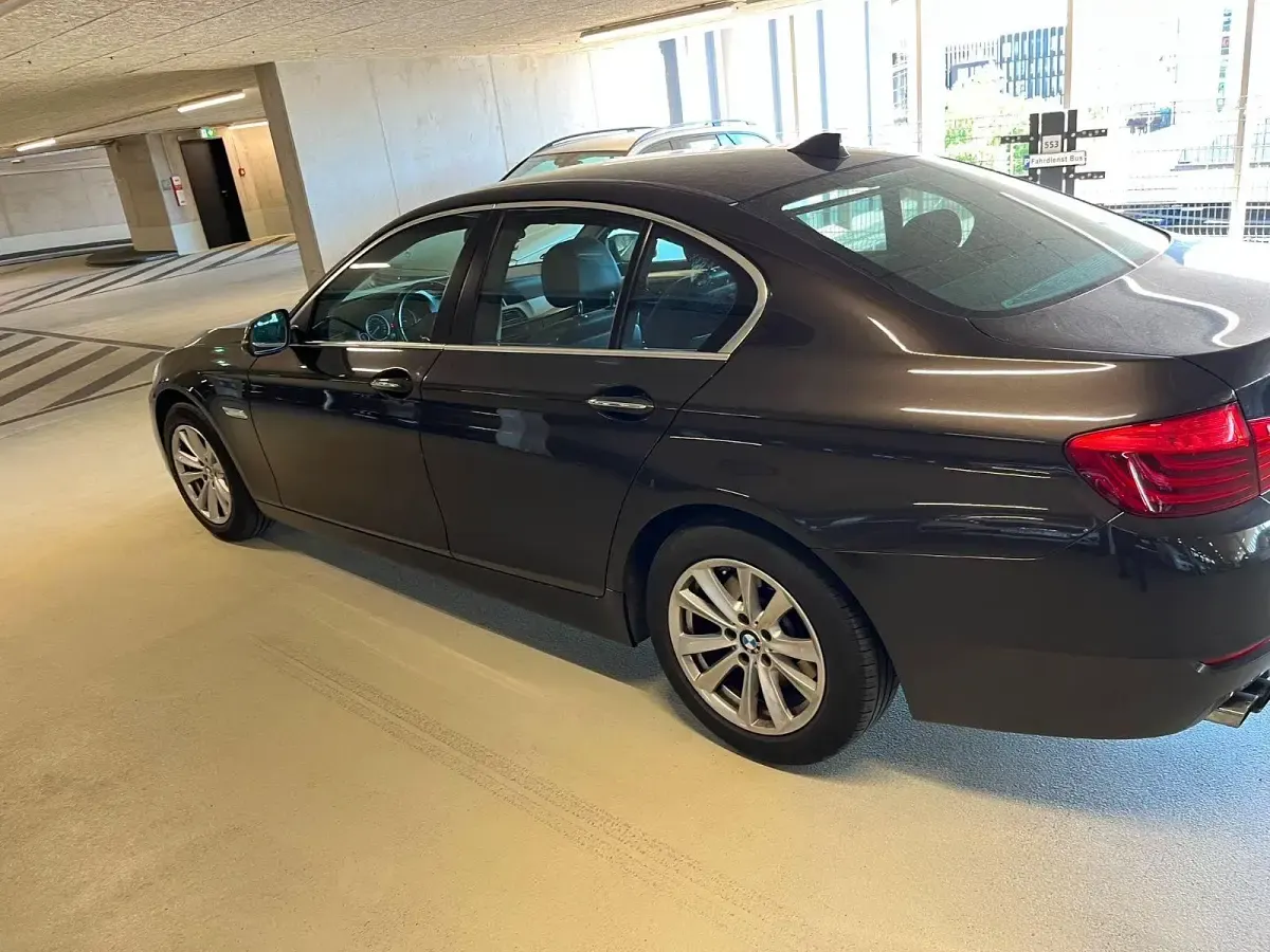 Gebraucht BMW 520 190 PS (139 kW) 2016 Braun Limousine