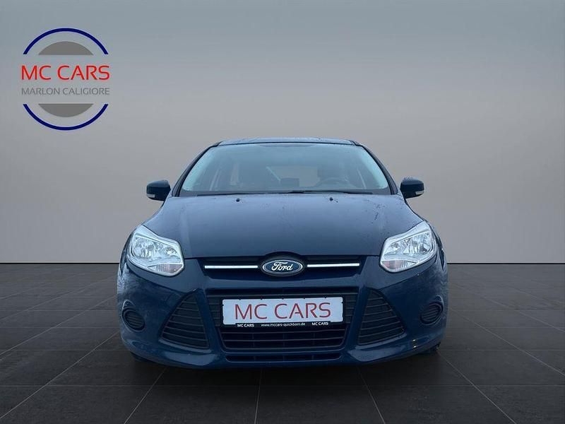 Gebraucht Ford Focus Trend 116 PS (85 kW) 2014 Blau Limousine