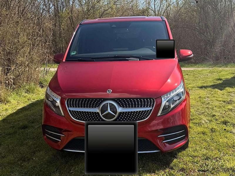 Gebraucht Mercedes V300 239 PS (175 kW) 2020 Rot Van / Kleinbus