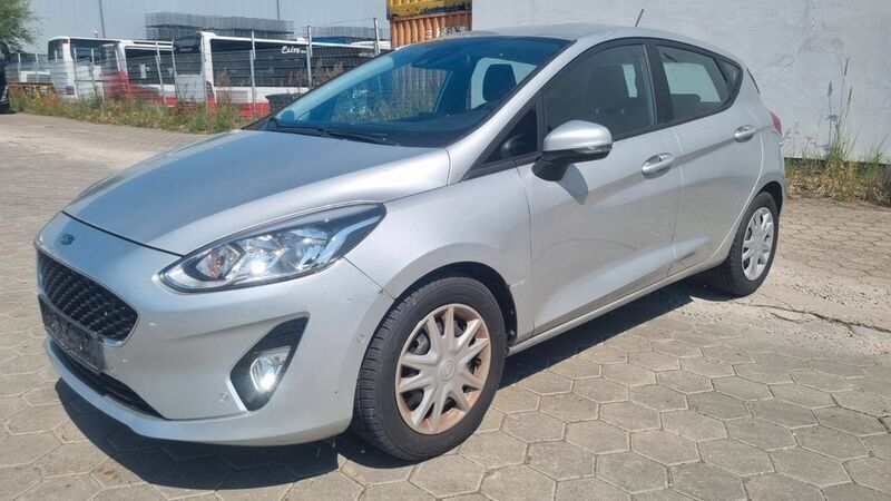 Silber Gebraucht 2018 Ford Fiesta Cool & Connect Kleinwagen | 5.990 € (Superpreis) - Bild 1/4