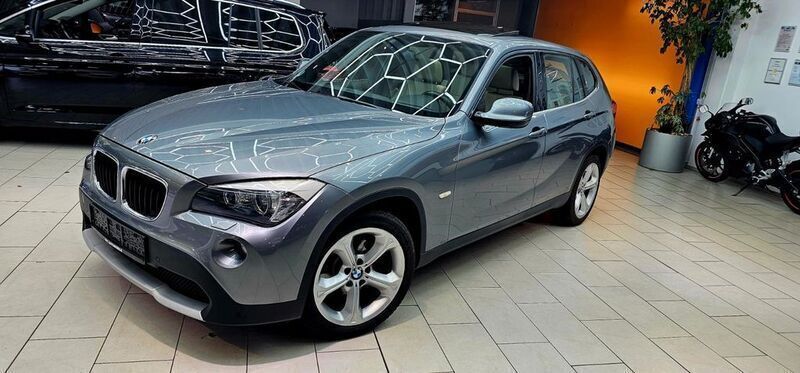 Spacegrau metallic Gebraucht 2012 BMW X1 SUV | 12.900 € - Bild 1/4