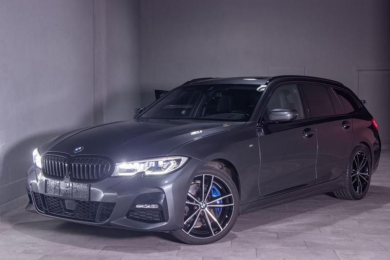 Grau Gebraucht 2022 BMW 320 M Sport Kombi | 31.980 € (Fairer Preis) - Bild 1/4