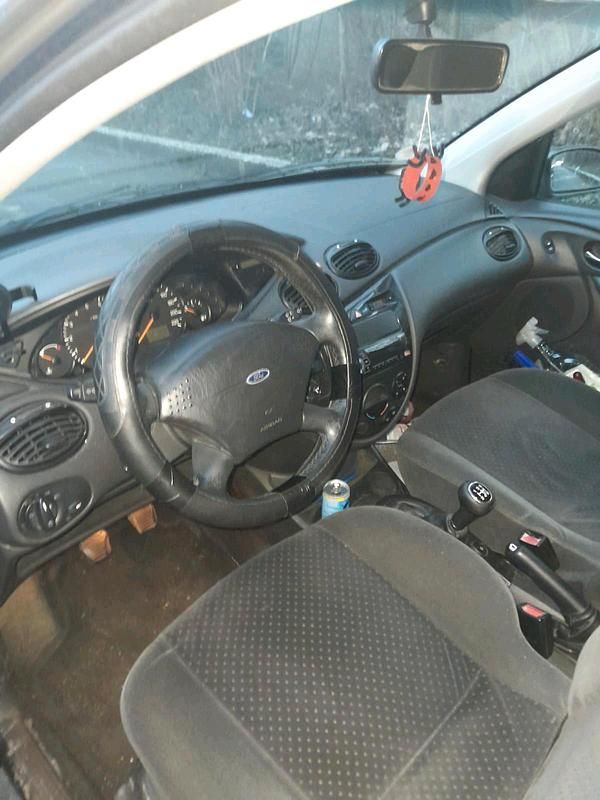 Gebraucht Ford Focus Ghia 116 PS (85 kW) 2002 Blau Kleinwagen